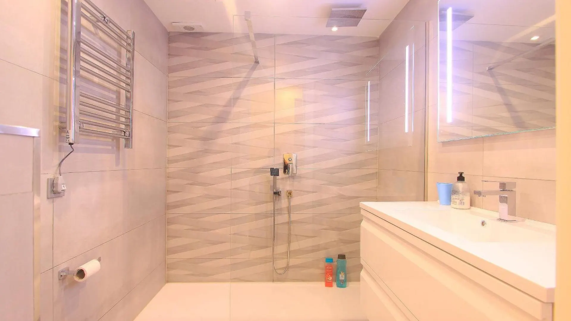 Modern Penthouse Frontline Urbanisation Apartment Marbella