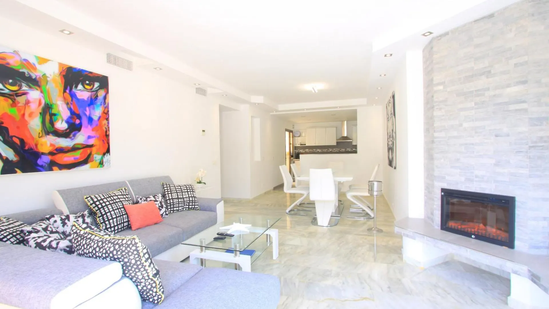 Modern Penthouse Frontline Urbanisation Apartment Marbella