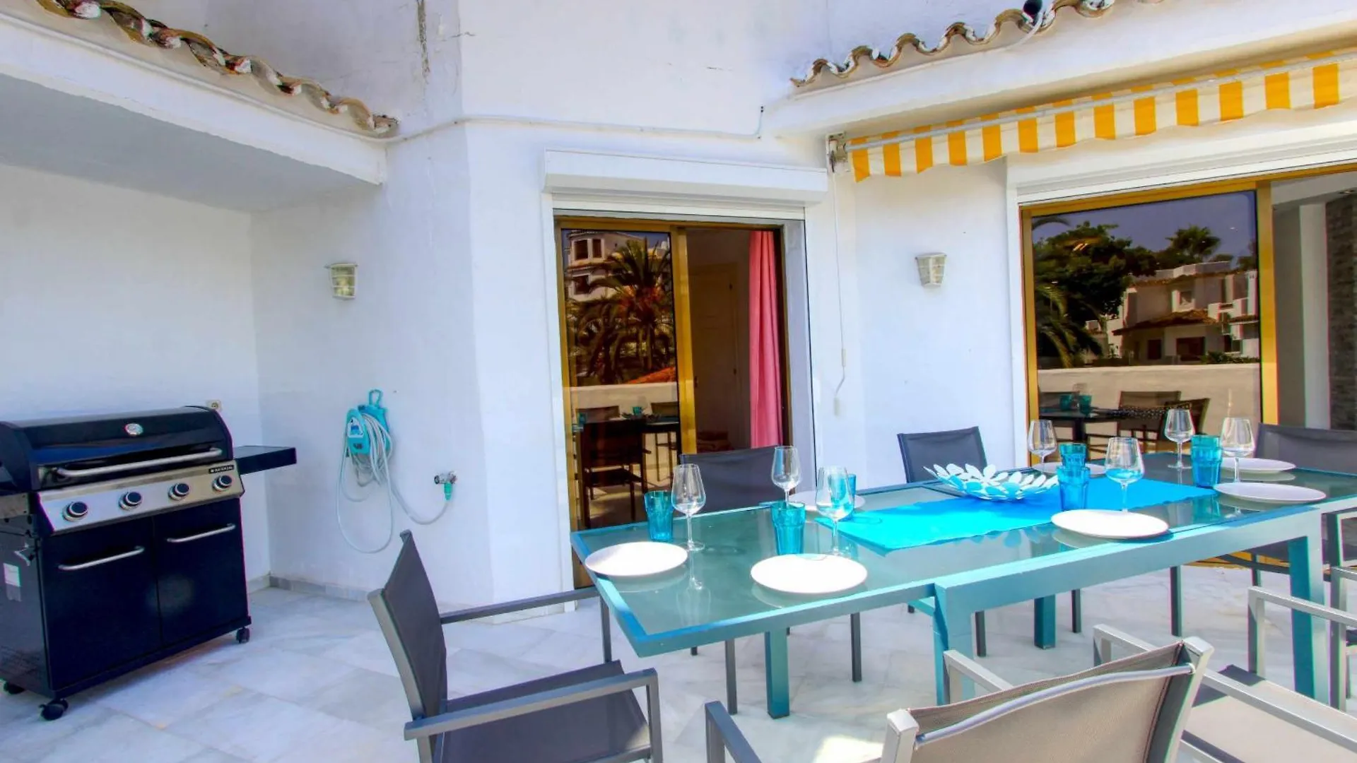 Modern Penthouse Frontline Urbanisation Apartment Marbella