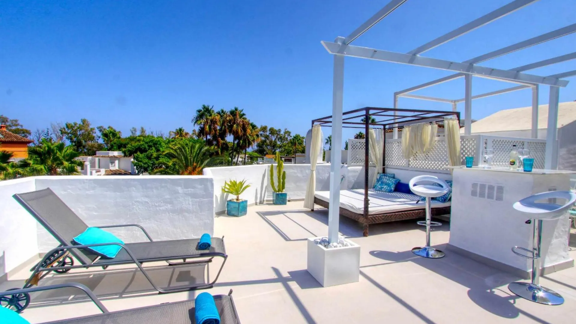 Modern Penthouse Frontline Urbanisation Apartment Marbella
