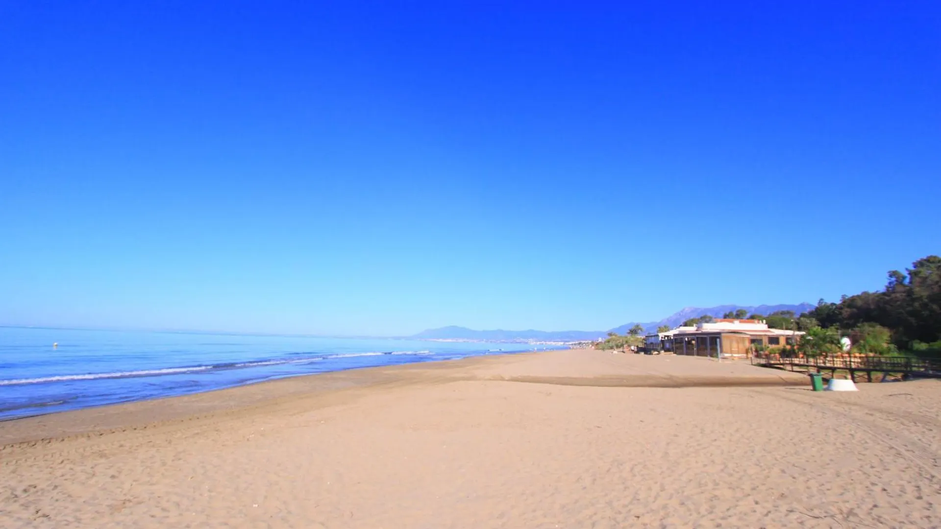 Modern Penthouse Frontline Urbanisation Apartment Marbella