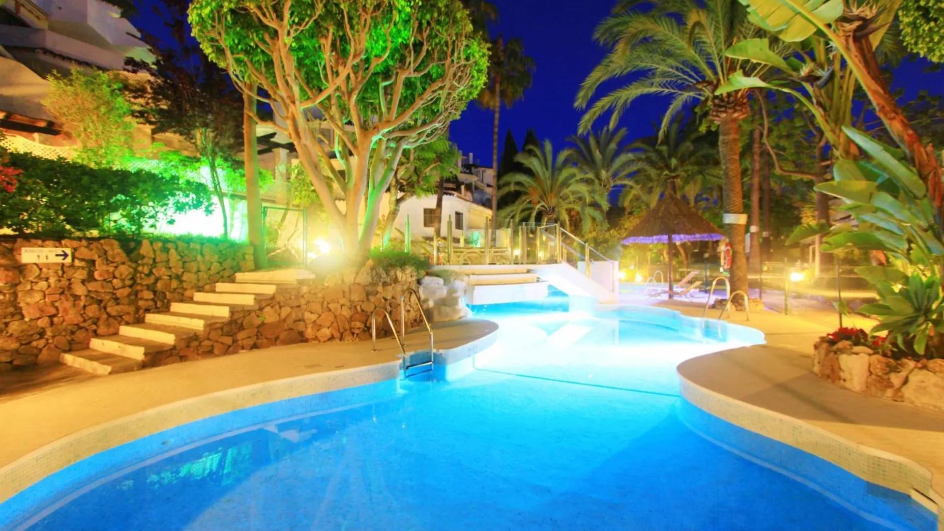 Modern Penthouse Frontline Urbanisation Apartment Marbella Spain