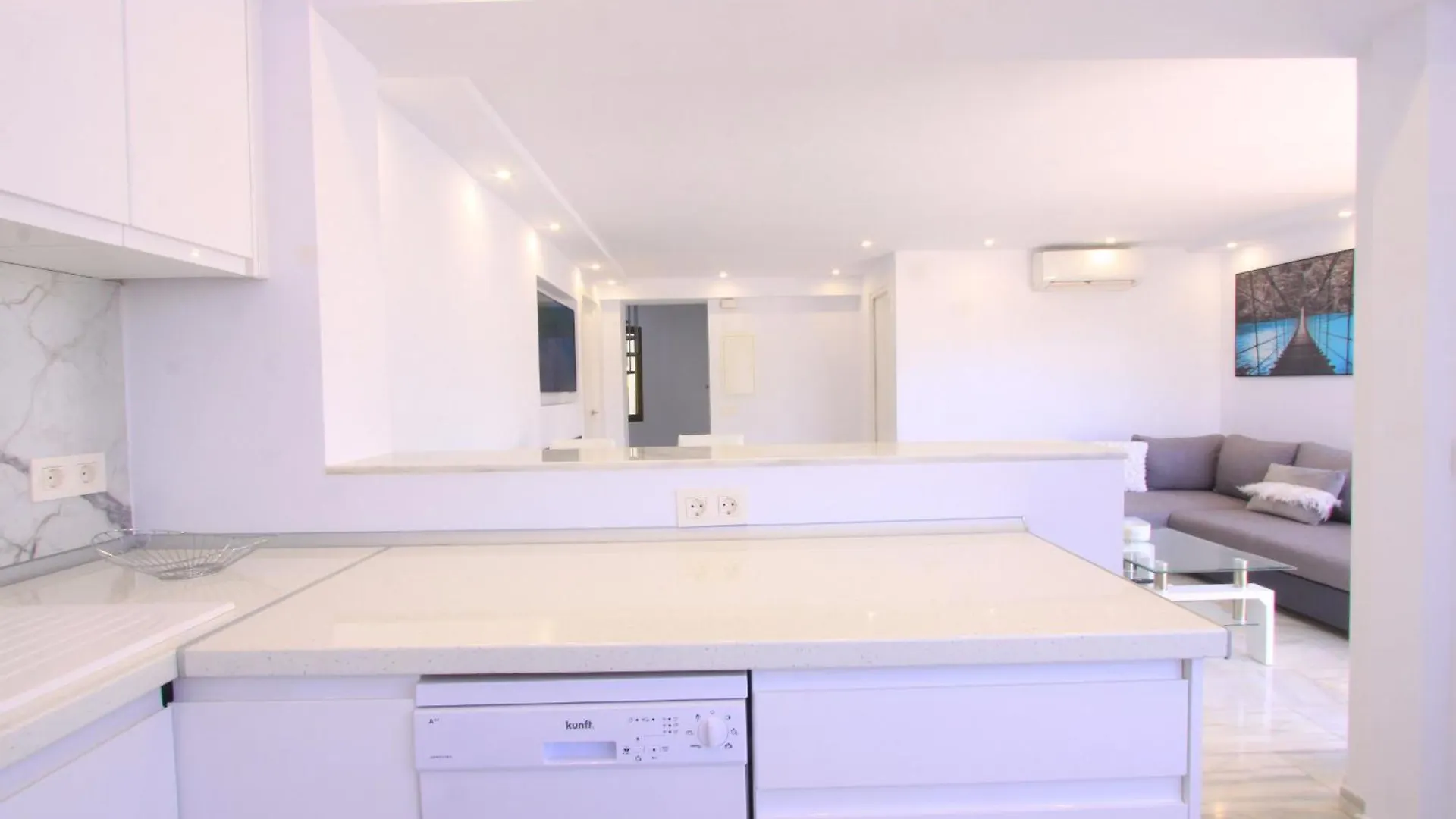 Modern Penthouse Frontline Urbanisation Apartment Marbella 0*,