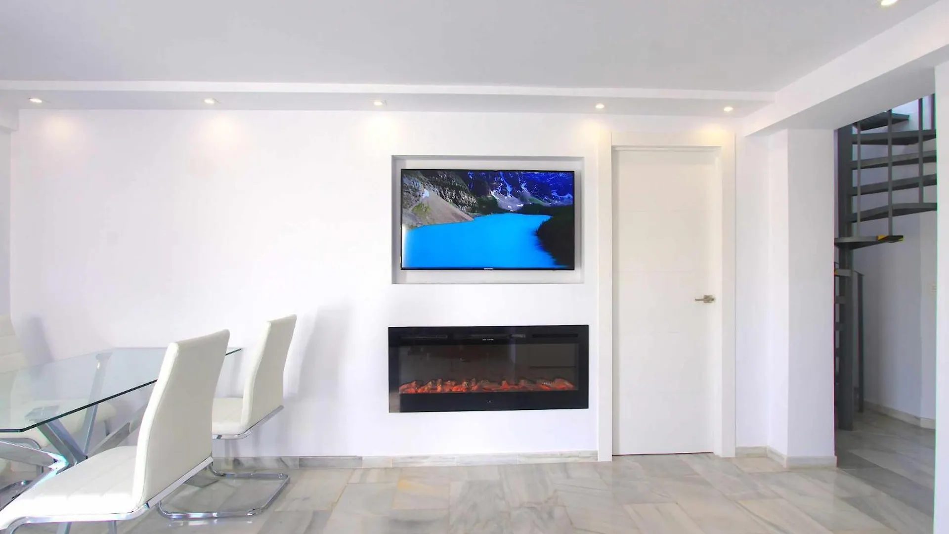Modern Penthouse Frontline Urbanisation Apartment Marbella